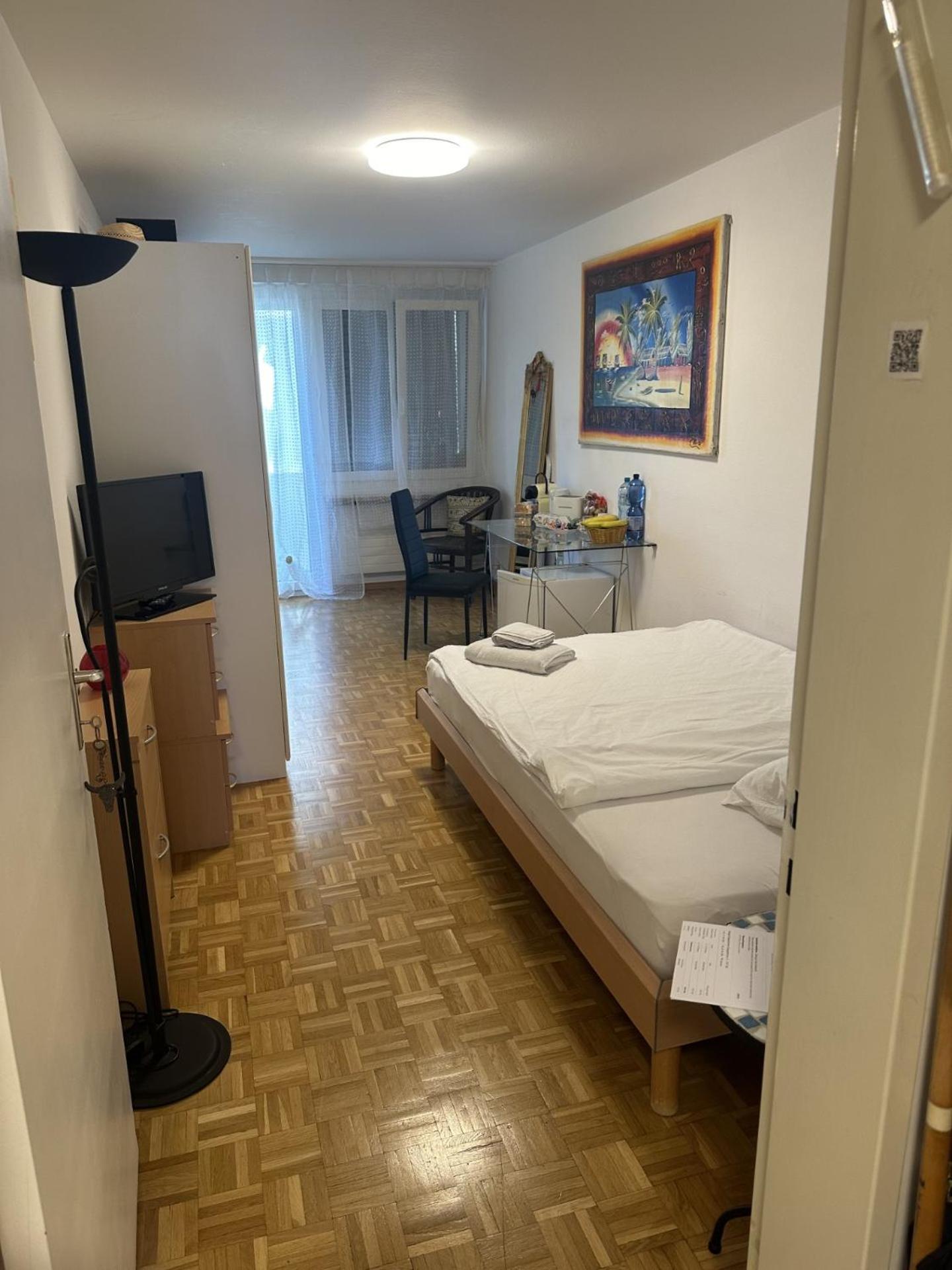 Schoenes Zimmer In Der City Bâle Extérieur photo