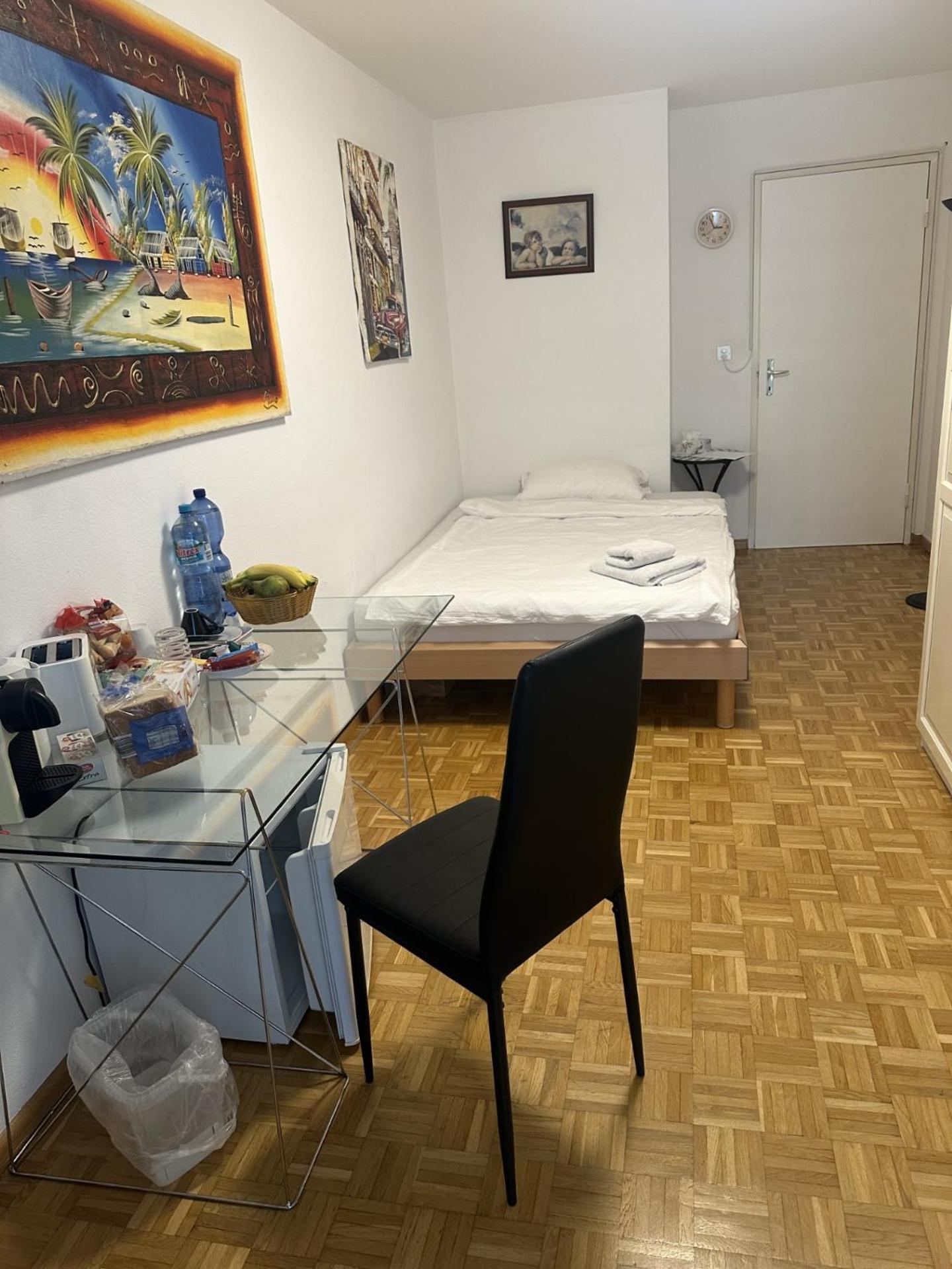 Schoenes Zimmer In Der City Bâle Extérieur photo